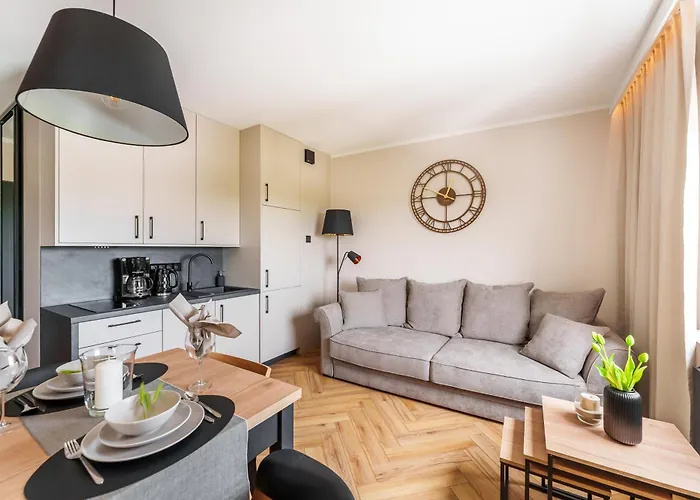 Lighthouse - Reymonta Przy Deptaku *